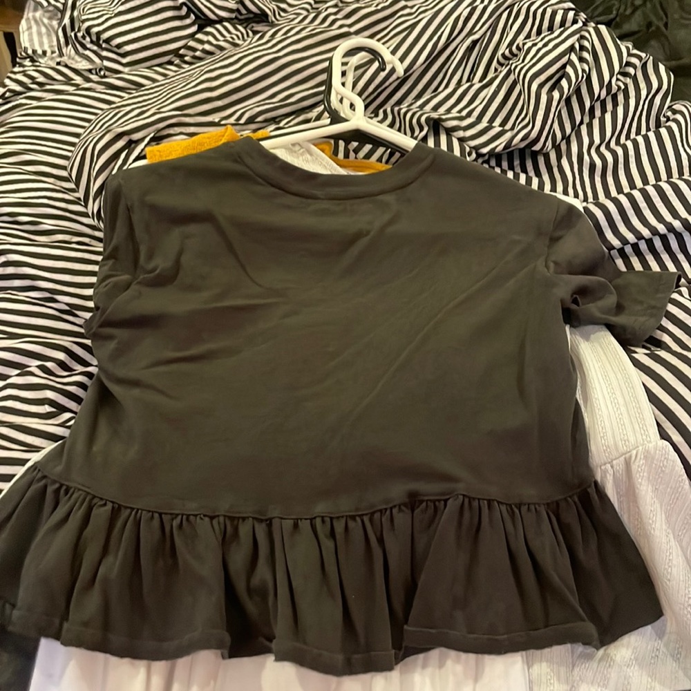 grey crop top